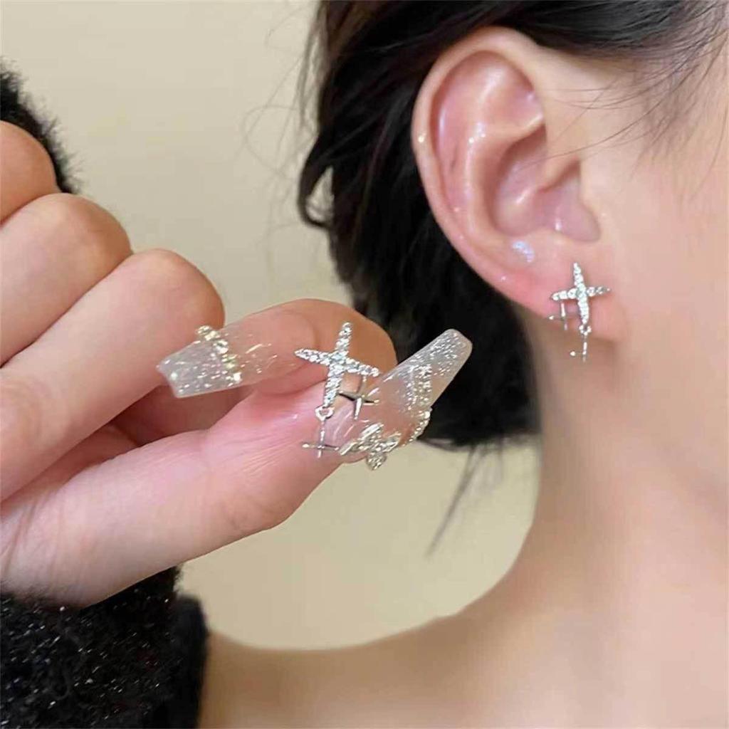Koreanischer Stil Nicht-Piercing Ohrclip mit langem Quaste, Perlmutt Schmetterlings Design für Damen - High-End, Coole Mode.