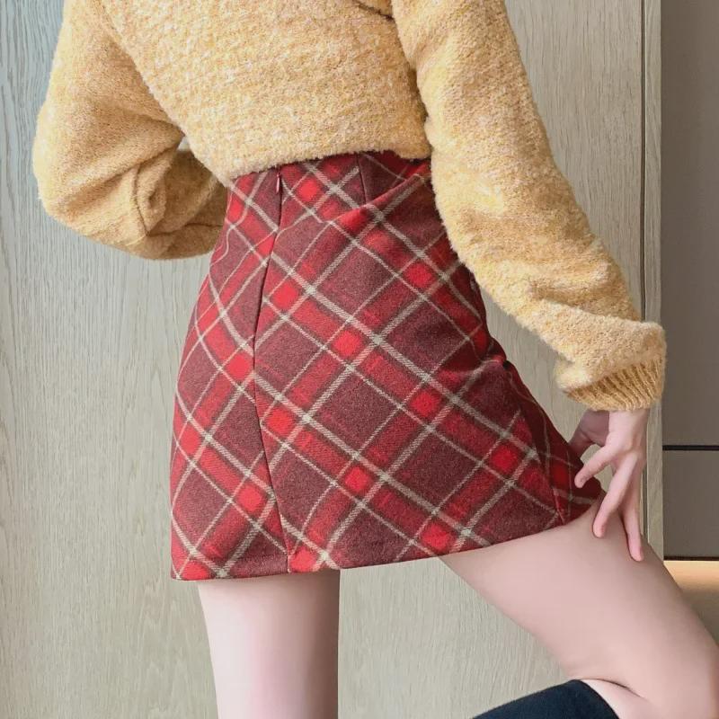 Korean Retro High-Waist Wool Plaid A-Line Skirt - Chic & Warm for Autumn/Winter