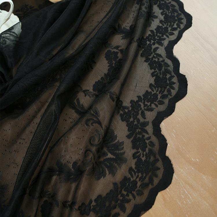 1 pz Tovaglia Nera in Pizzo Ricamato con Nappa, Vintage Floreale Retro Antimacchia Lavabile Rustica Copritavolo, Adatta per Picnic, Campeggio