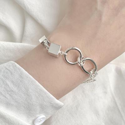 Trendy Gepersonaliseerde Geometrische Vierkante Armband voor Vrouwen - Creatieve, Veelzijdige en Modieuze Niche Armband