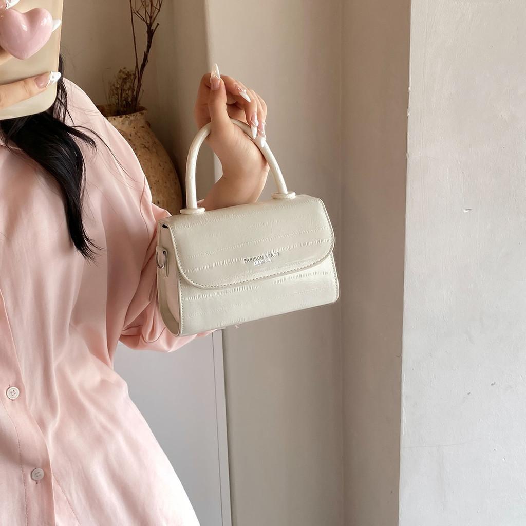 Fashionable Retro Small Crossbody Bag For Women 2024 Elegant Versatile Handheld Tote белый