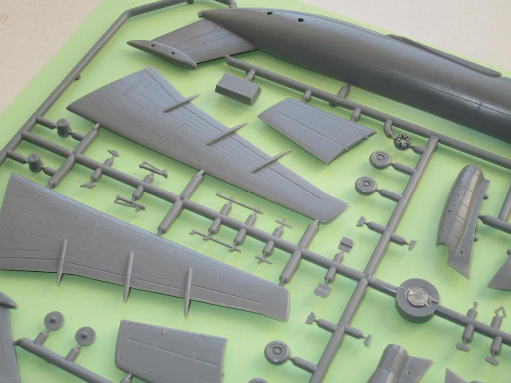 Mark I Scale British London European German Yugoslavia Airlines Plastic Model Kit MKM144113 1/144 BAC/ROMBAC 1-11-500 Airways/Bayern Air/JAT