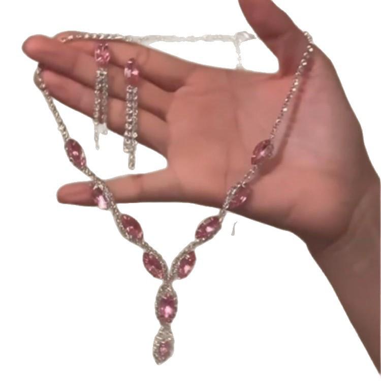Elegante Set Orecchini e Collana con Frange a Goccia d'Acqua e Strass - Moda di Alta Gamma per Donne
