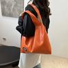 Retro Stylish Large Capacity Tote Bag For Women With Simple Design And Multiple Colors
