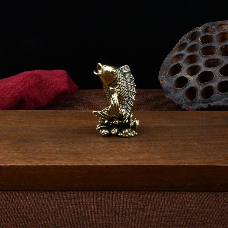 Koi Fisch Figuren Miniaturen Büro Schreibtisch Ornament Handwerk Geschenke Vintage Messing Tier Tee Haustiere Heimdekorationen