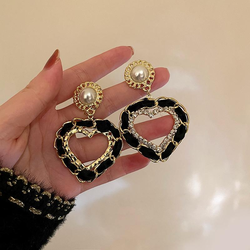 Trendy Geometric Fringed Pearl Earrings Korean Version Dongdaemun Retro Temperament Earrings Fashionable Personalized Earrings