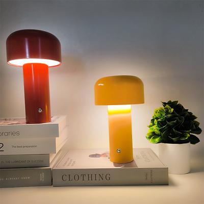 1 ADET Mantar Işık LED Basit Oturma Odası Yatak Odası Başucu Gece Lambası Işık Lüks Ins Stili İnternet Ünlü Dokunmatik Dekoratif Masa Lambası