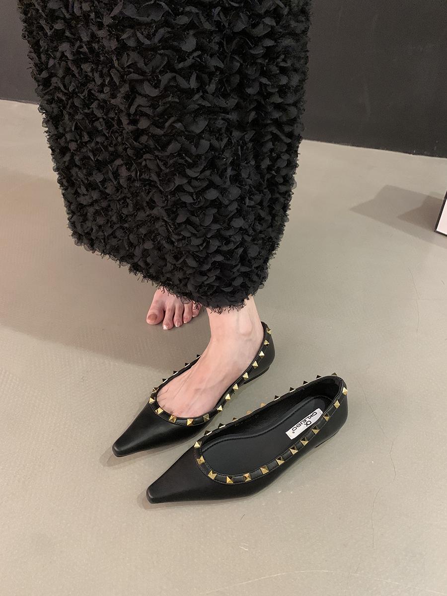 

Fashion Flat Shoes for Women 2025 Spring and Autumn New Pointed Rivet New Black Plus Size Women s Shoes 41 42 43 Zapatillas Mujer 35 чёрный