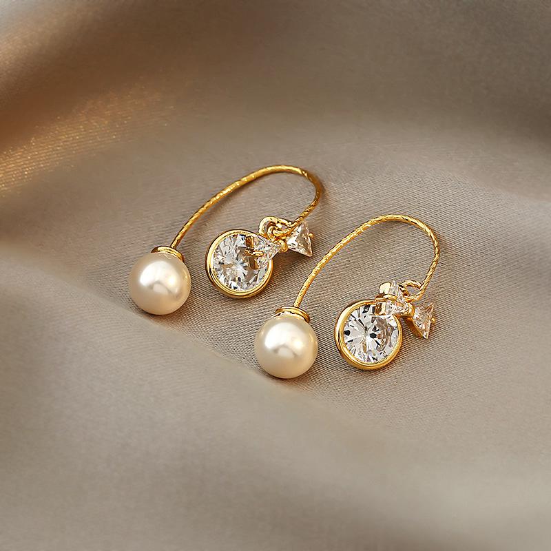 Large Retro 925 Pearl Earrings with Niche Ear Buckles for Women