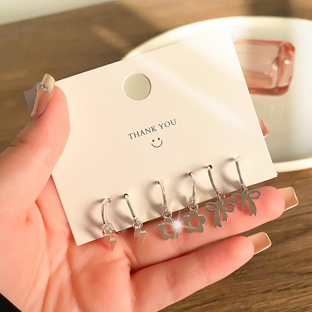 Sweet and Cool Jewelry Ins Cold Wind Love Ring Six-piece Set of Earrings, Personalized Ear Buckles, High-end Card Earrings.