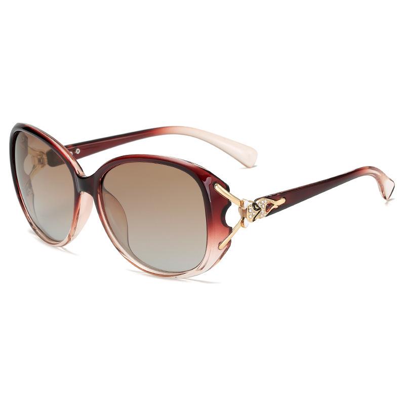 Women's European-American Fashion Sunglasses - Large Frame Fox Head Model 8842