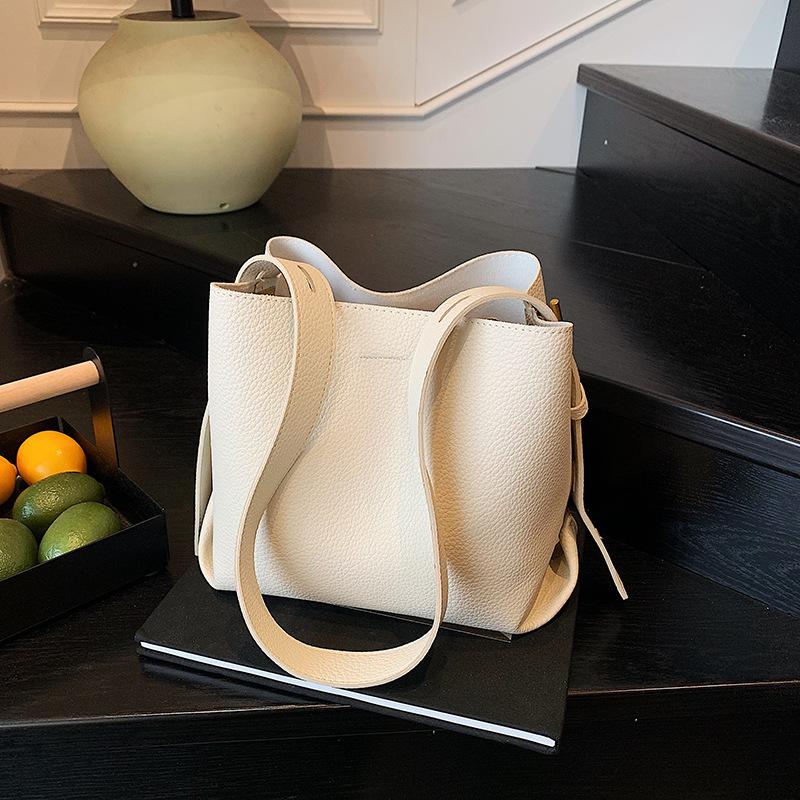 

Летняя маленькая свежая милая сумка подмышку женская летняя новая сумка-ведро универсальная сумка-мессенджер для девушки