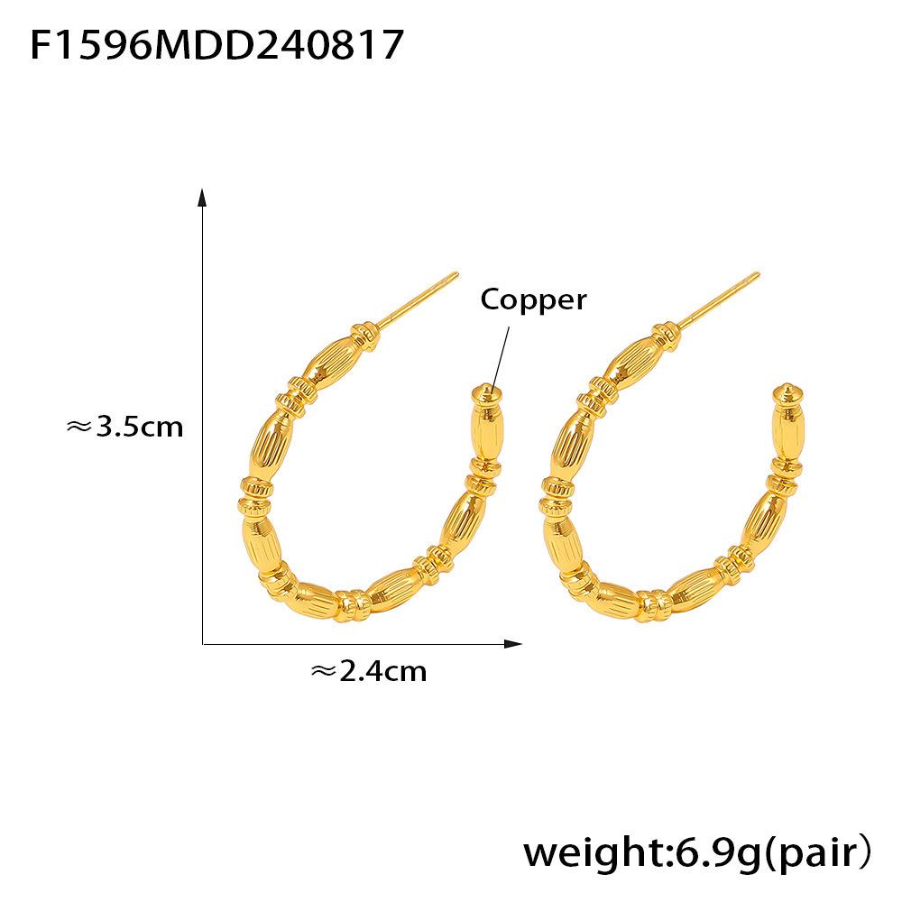 Elegant C-Shaped Circle Earrings: Retro Design, 18k Gold-Plated Copper.