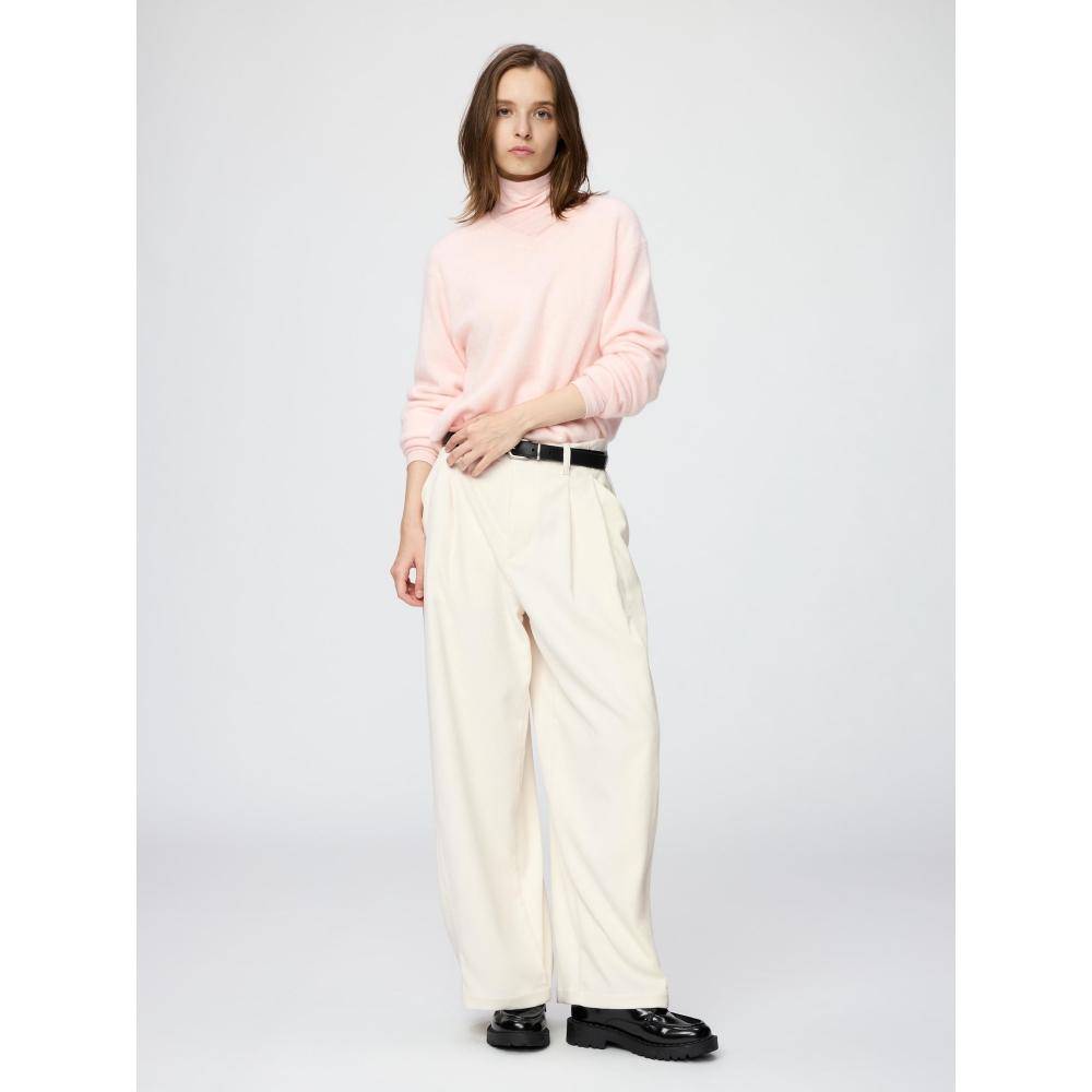 Uniqlo Fluffy Cashmere Relaxed V Neck Sweater