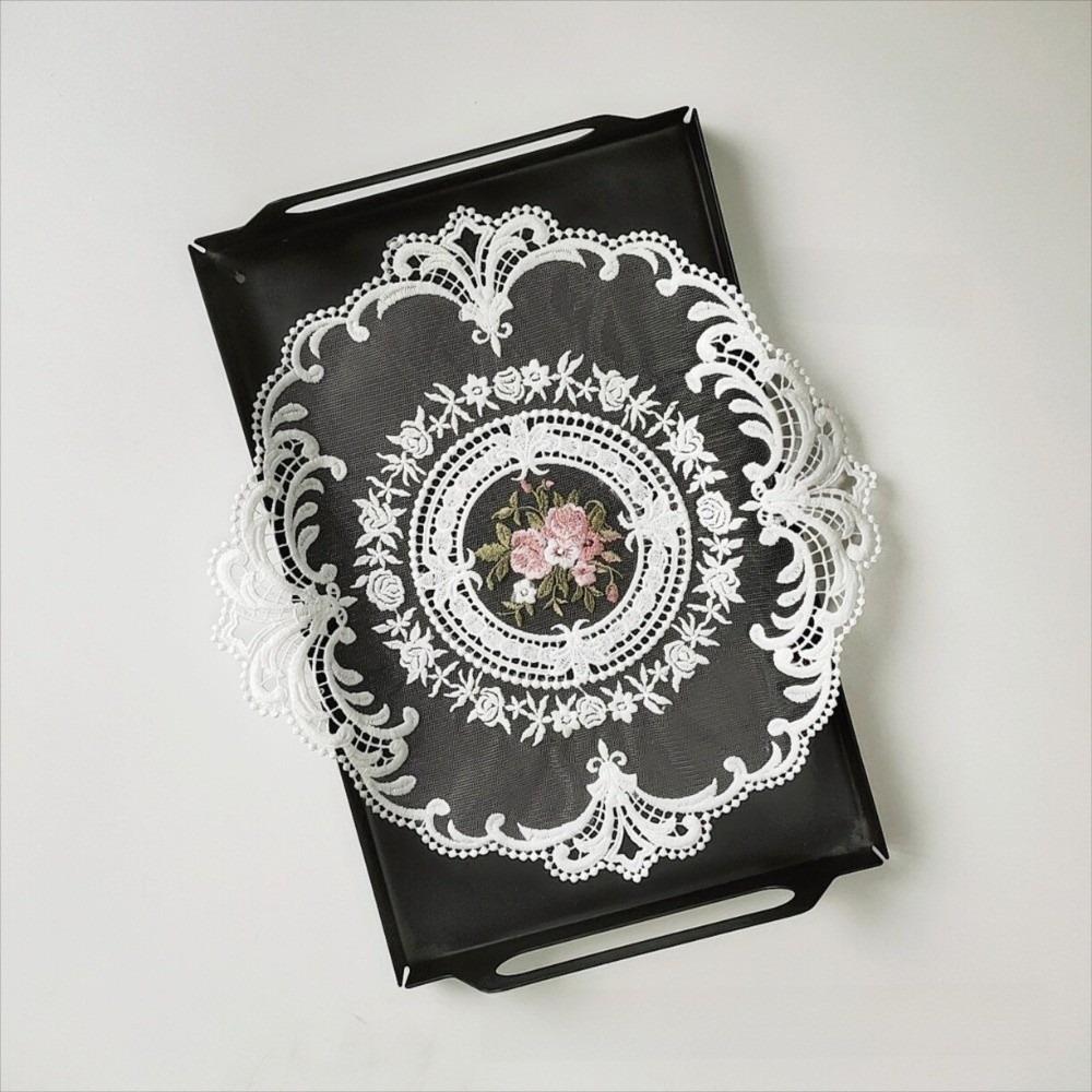 

Vintage Lace Dining Table Cover White Heat Resistant Embroidered Table Cloth Doily Round Napkin Placemat Beside Table білий