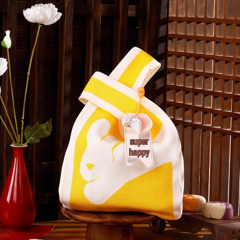 Chinese Knitted Mid-Autumn Festival Gift Bag with Mooncake Pastry. 20*35