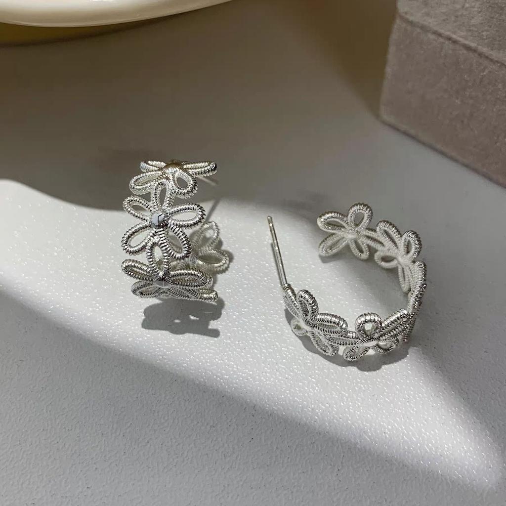 925 Sterling Silver Vintage Earrings For Women Trendy Simple Flower Hollow Earring Jewelry Prevent Allergy Party Accessories