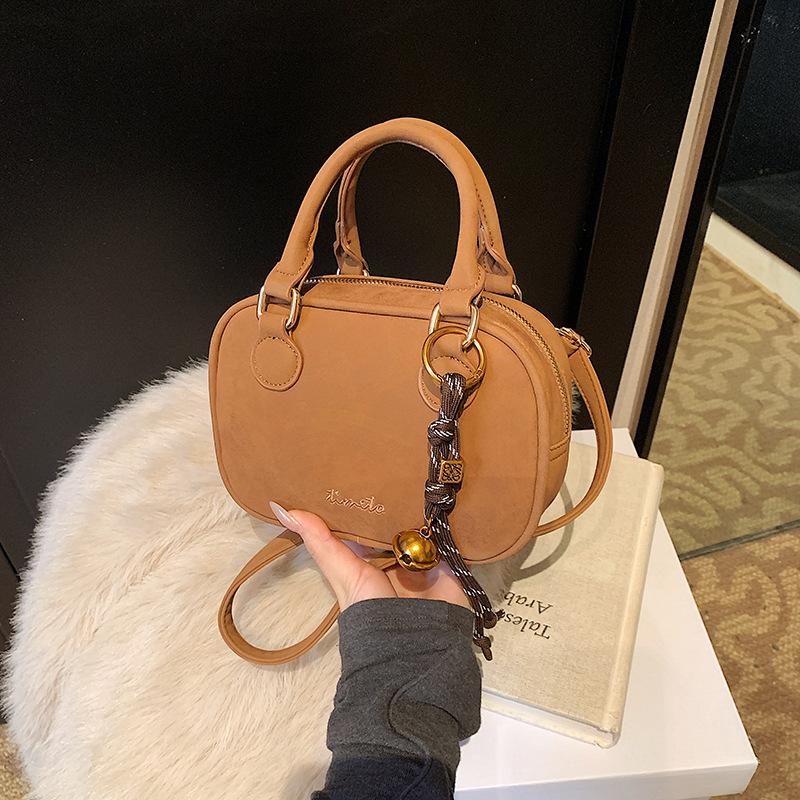 Small bag women's new matte retro messenger bag women's simple portable small square bag