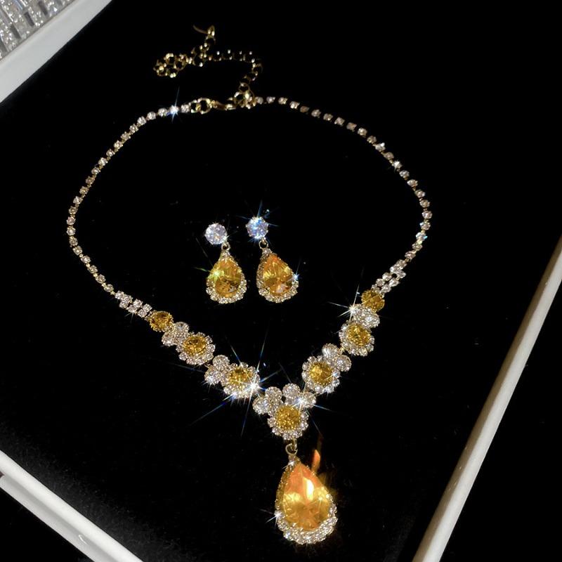 New Zircon Water Drop Pendant, Necklace, Stud Earrings, Court Style Elegant Temperament Jewelry, Light Luxury and High-end Jewelry Set.