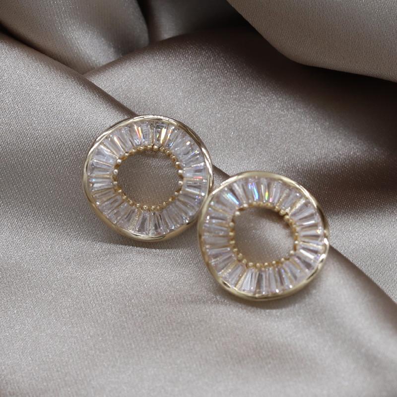 Korea  Fashion Jewelry Luxury Zircon Delicate Round Earrings Micro Inlay High Quality CZ Earrings Ladies Simple Stud Earrings