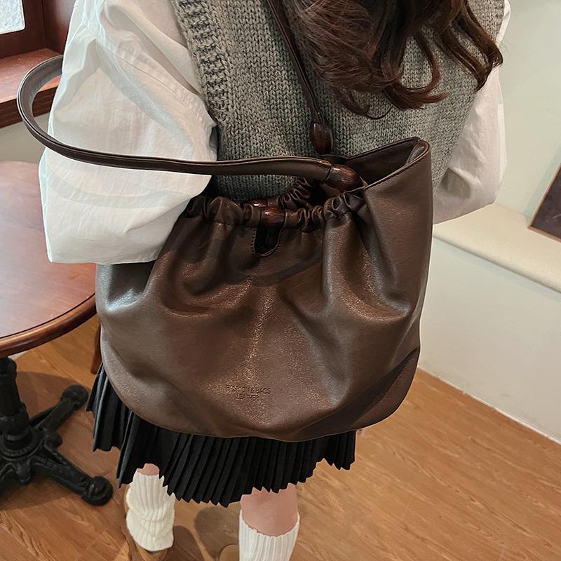 

Премиум плиссированная модная ретро сумка большой емкости для переноски через плечо для женщин темно-коричневого