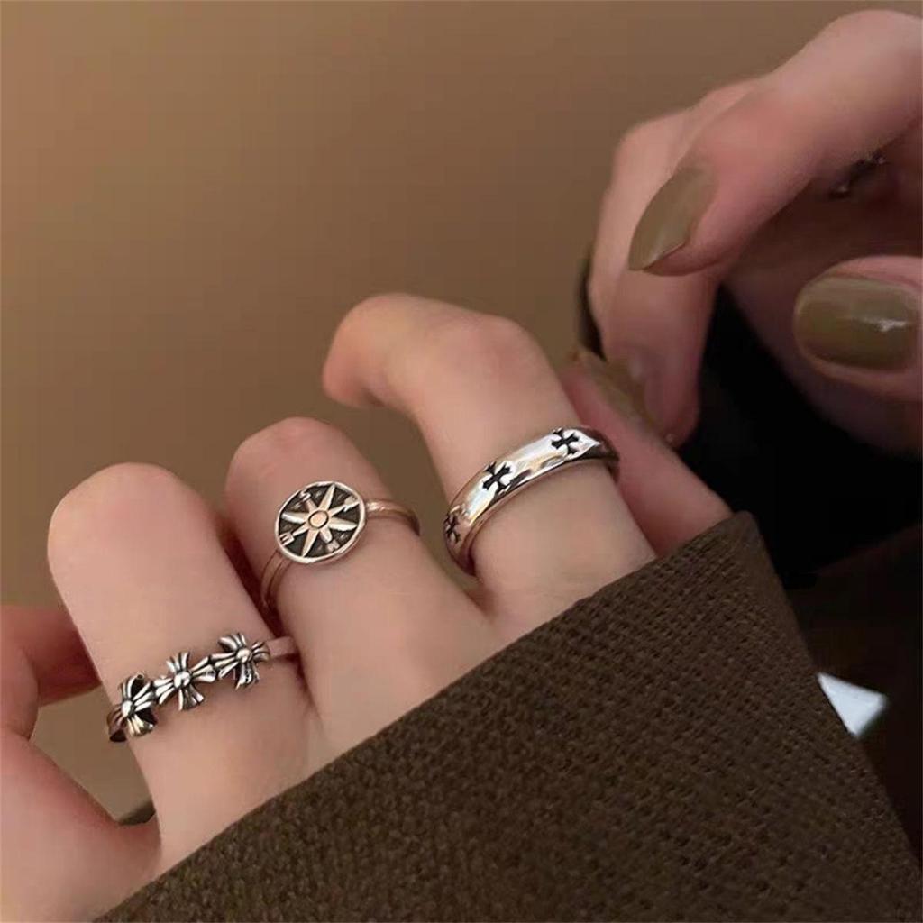 Mroczny Retro Postarzany Pierścionek z Pentagramem w Antycznym Srebrze z Regulacją dla Kobiet