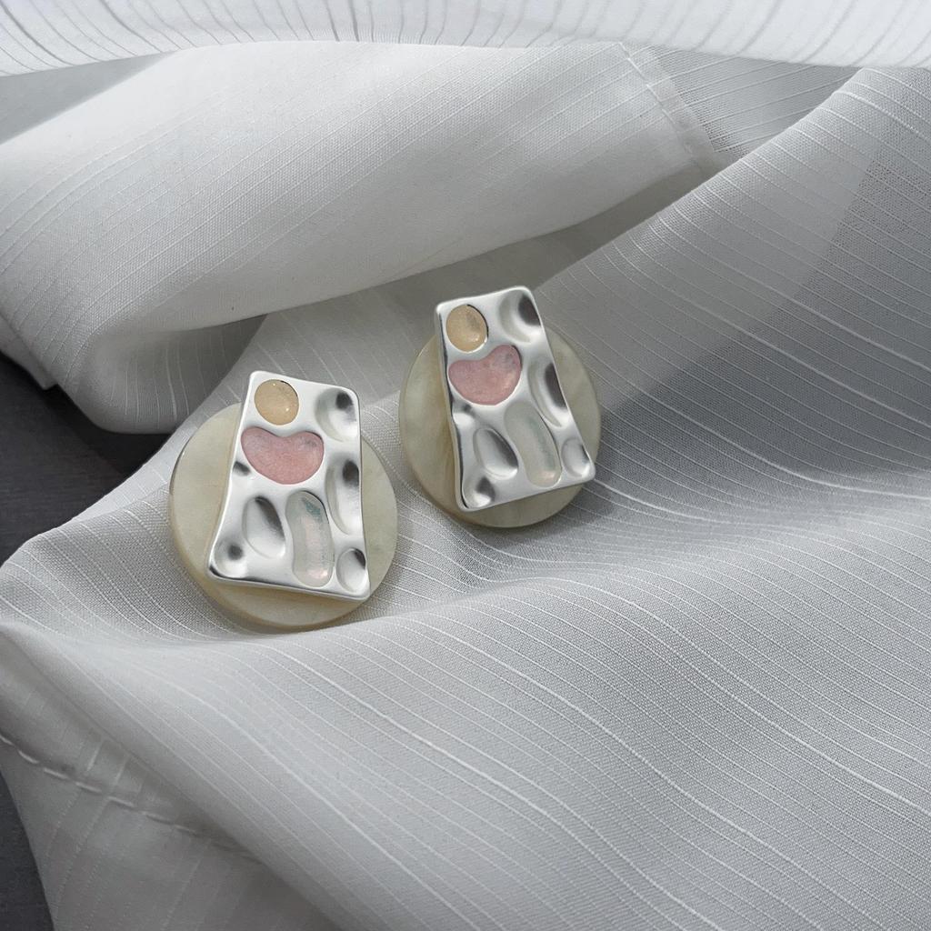 Elegant European & American Drip Oil Round Earrings - Versatile, Chic, High-End Fashion for Women