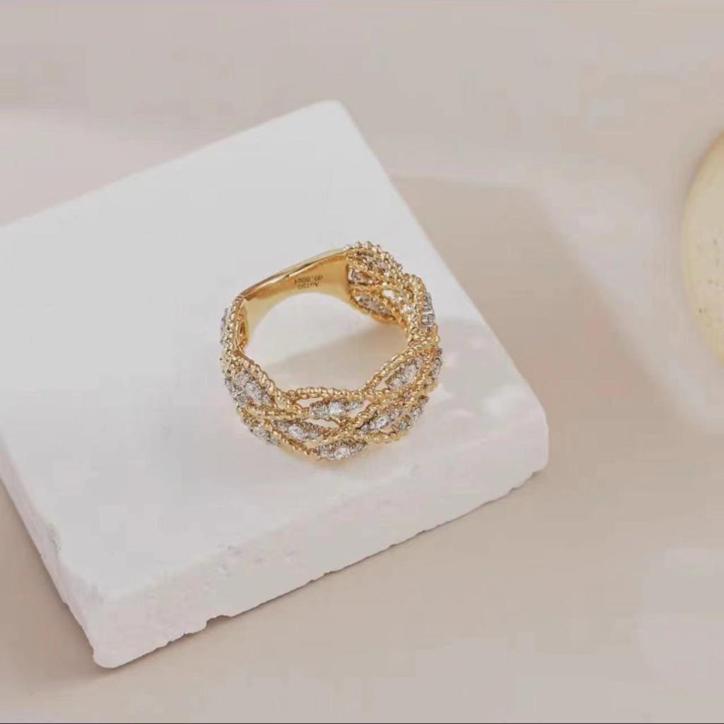 Women Retro Court Lace Ring, Hand‑Brushed Hollow Pattern Woven Engraved Gold Decor Finger Ring