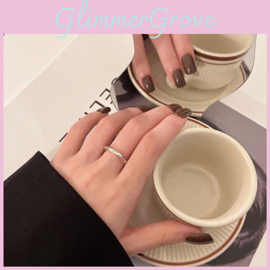 Eleganter 2022 Silberner Ring mit verdrehtem Buchstaben Retro Geometrisches Design für Damen