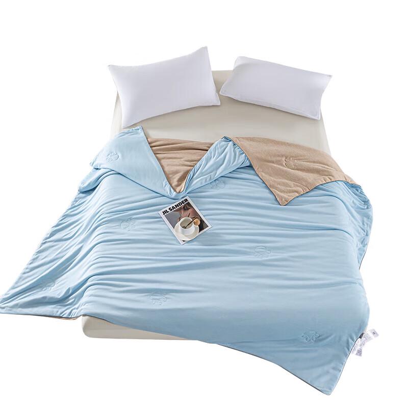 

Cat Paw Quilted Summer Quilt