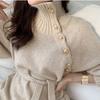 Autunno e inverno dolcevita vintage con bottoni chic gonna maglione a due pezzi Abito in maglia con lacci in vita di qualità.