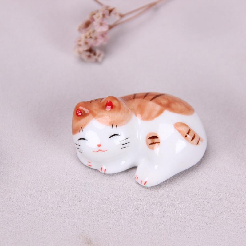 

Creative Home Dining Table Cartoon Cute Fortune Cat Chopstick Rack Ceramic Craftsmanship Cat Desktop Decoration Small Ornament