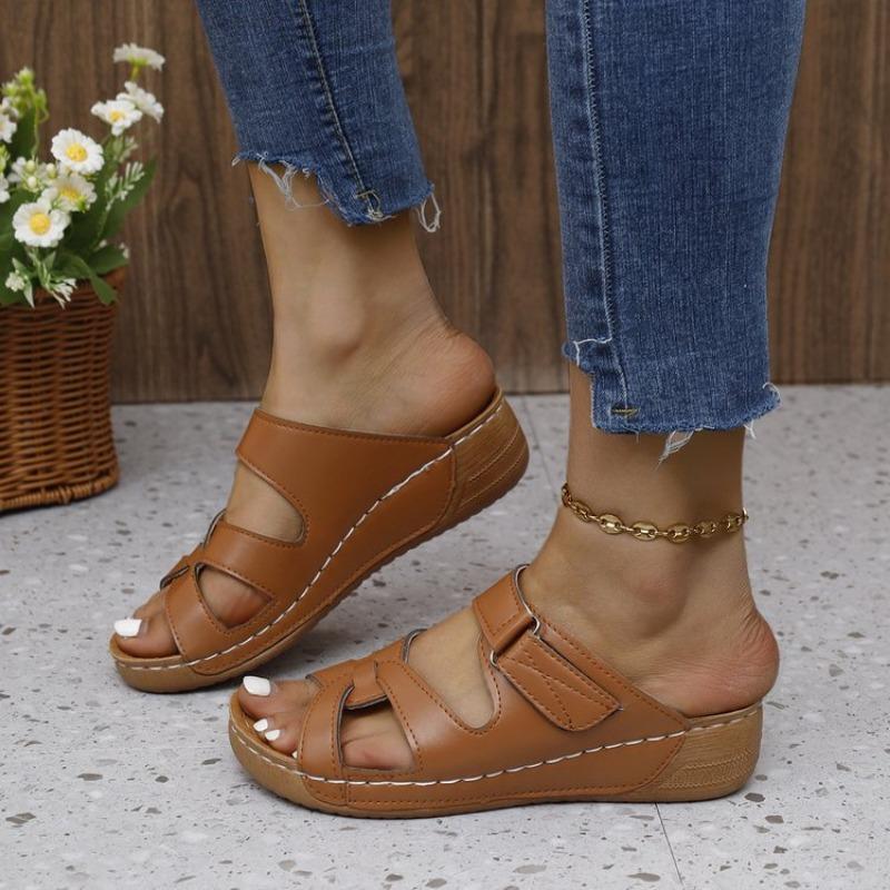 Elegant lady's one-word drag, show your toe charm. Medium heel (3-5cm) rubber