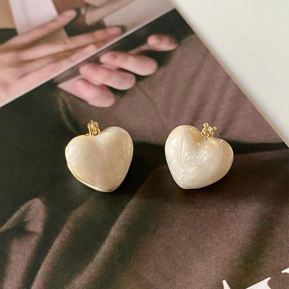 Zinc Zinc Alloy Elegant Simple Women Jewelry Enamel Stud Earrings Korean Style Earrings Heart Ear Buckle