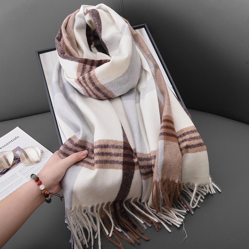 

Дизайнерский кашемировый модный клетчатый шарф с бахромой, японский женский шарф-шаль в стиле элегантного темперамента 65*180 бежевый