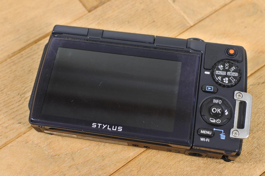 OLYMPUS Stylus TG‑870 White 16MP Tough Digital Camera W/ Box - Tested