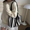 Fashionable 2024 Large Capacity Striped Canvas Tote Handbag For Daily Use