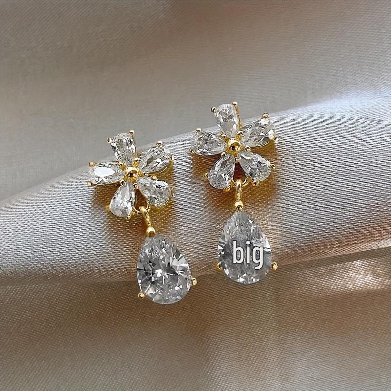 

Винтажные корейские серьги-подвески с цветком из страз - стиль легкой роскоши