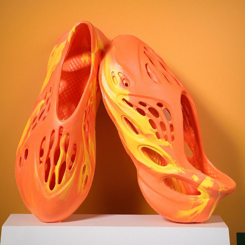 Summer New Camouflage Coconut Hole Sandals Roman Beach Shoes Casual Sandals Male Couple One Piece 2025