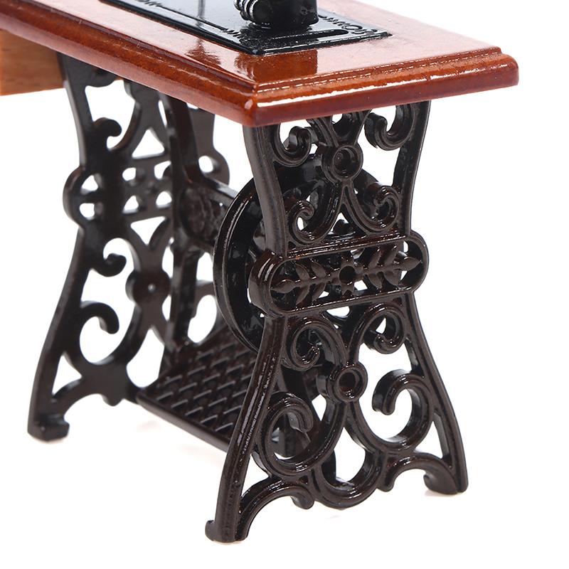 Decoración de casa de muñecas Muebles en miniatura Máquina de coser de madera Juguete con hilo