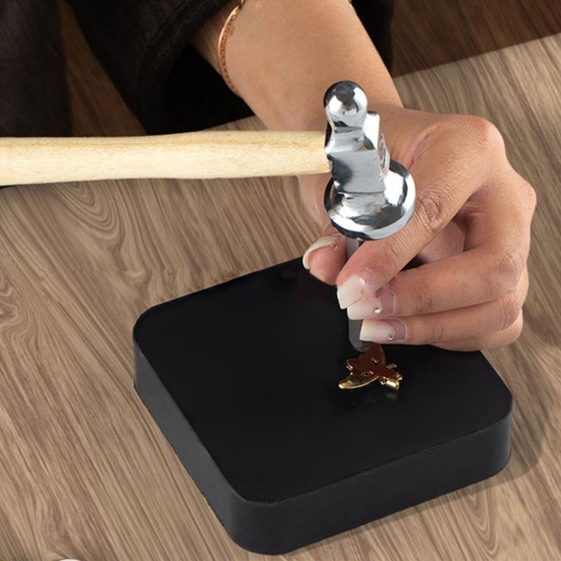 Blocco da banco in gomma da 4 pollici Blocco da banco in gomma nera quadrata per gioielli per la creazione di gioielli e la fucinatura di metalli Stampaggio di gioielli