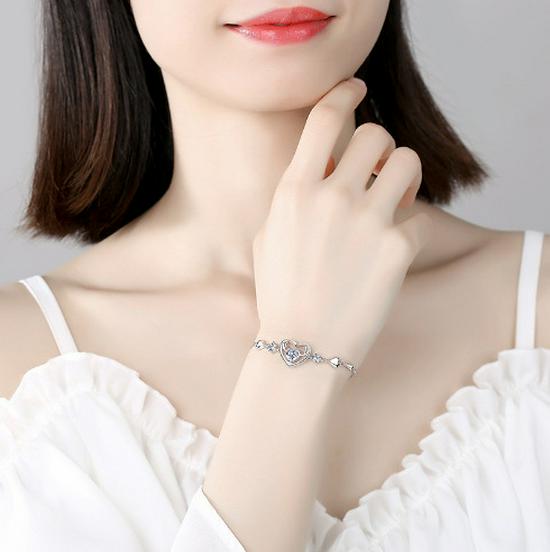Heart-Shaped Deer Antler Bracelet: Niche Design Jewelry Gift for Women