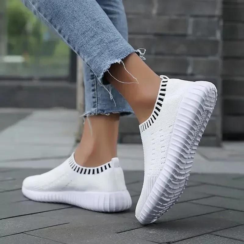 Women's Slip on Shoes Simple Mesh Design Comfortable Breathable Non Slip Shoes Outdoor Lawn Walking Leisure Vulcanized Shoes