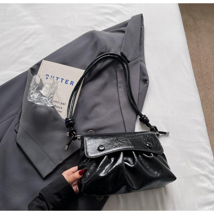 Folded cloud bag women's 2025 new versatile foreign style small square bag trendy fashion high sense messenger bag