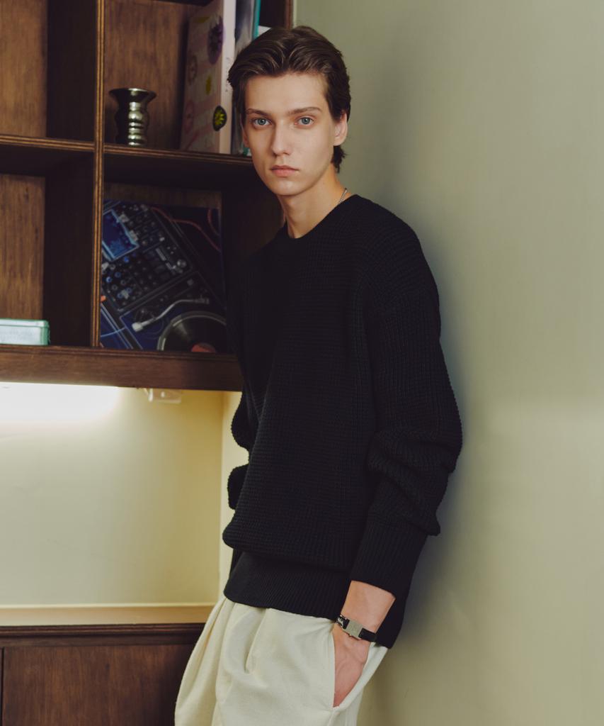 KNITTED Heavy Waffle Round Knit Black