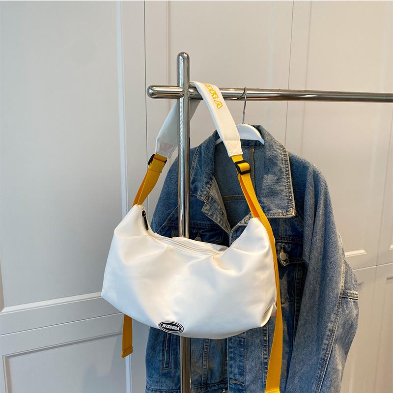 

Нишевая парусиновая сумка через плечо с цветными блоками