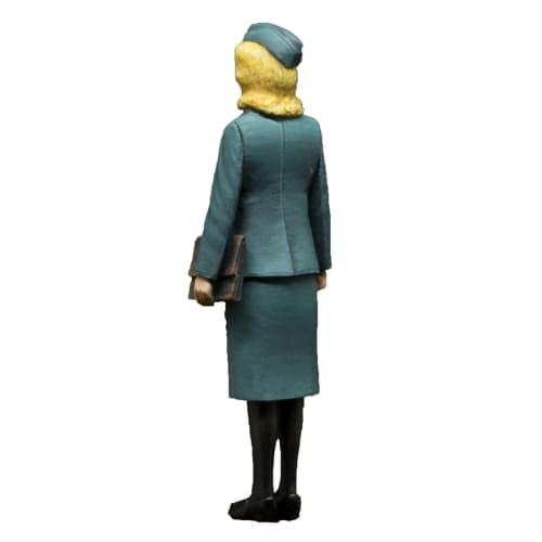 Passion Model 1/35 WWII German Air Force Female Signal Assistant Resin Kit P35F012