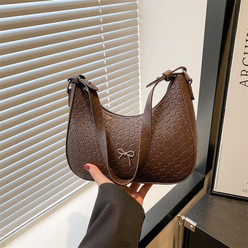 

Underarm small bag women s spring and summer new fashion versatile shoulder messenger bag niche design crescent bag