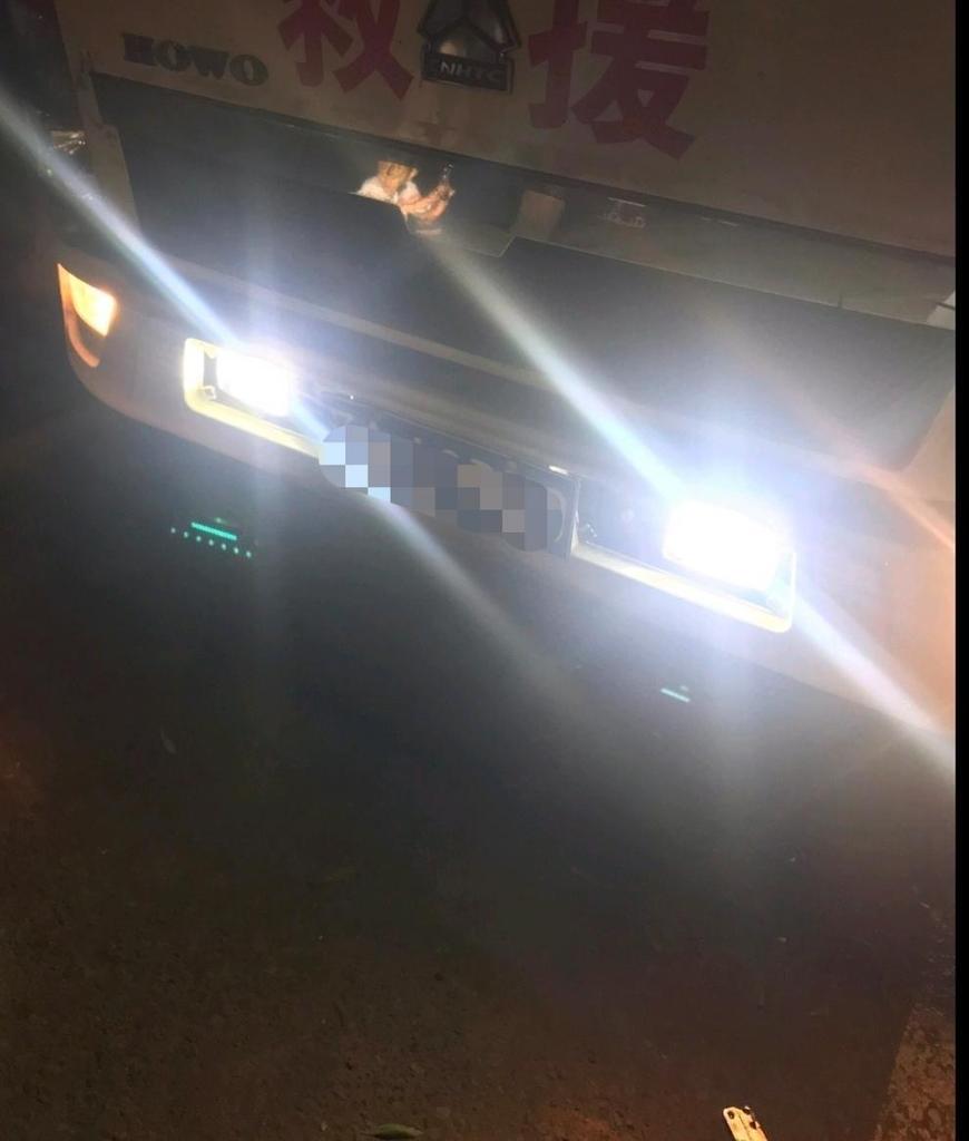 Universal High-Brightness Spotlight for Tricycles, Electric Vehicles, Tractors, Engineering Vehicles, and Harvesters