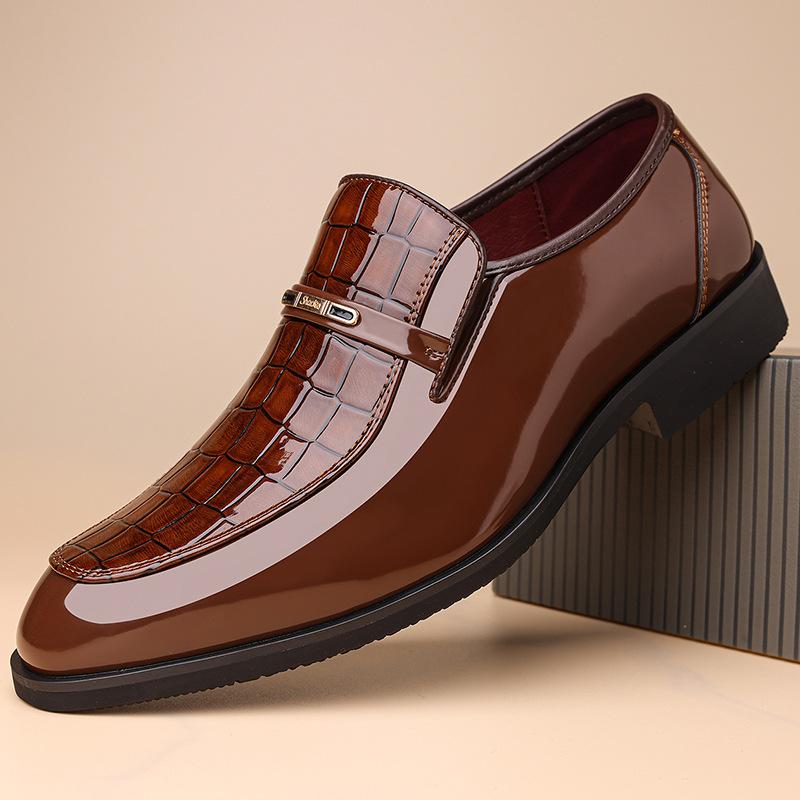 Britain Trend New Pointed Glossy Patent Leather Shoes For Men Slip On Casual Metal Buckle Loafter Formal Dress Footwear